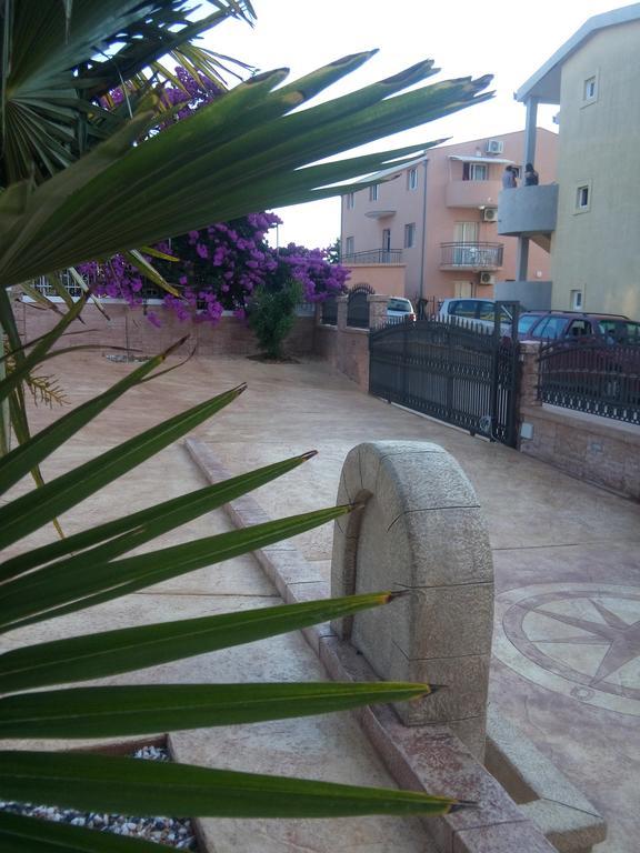 Apartments Vila A1 Dobra Voda Ngoại thất bức ảnh