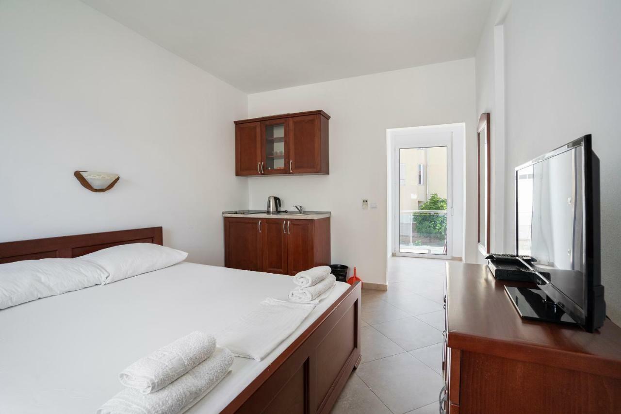 Apartments Vila A1 Dobra Voda Ngoại thất bức ảnh