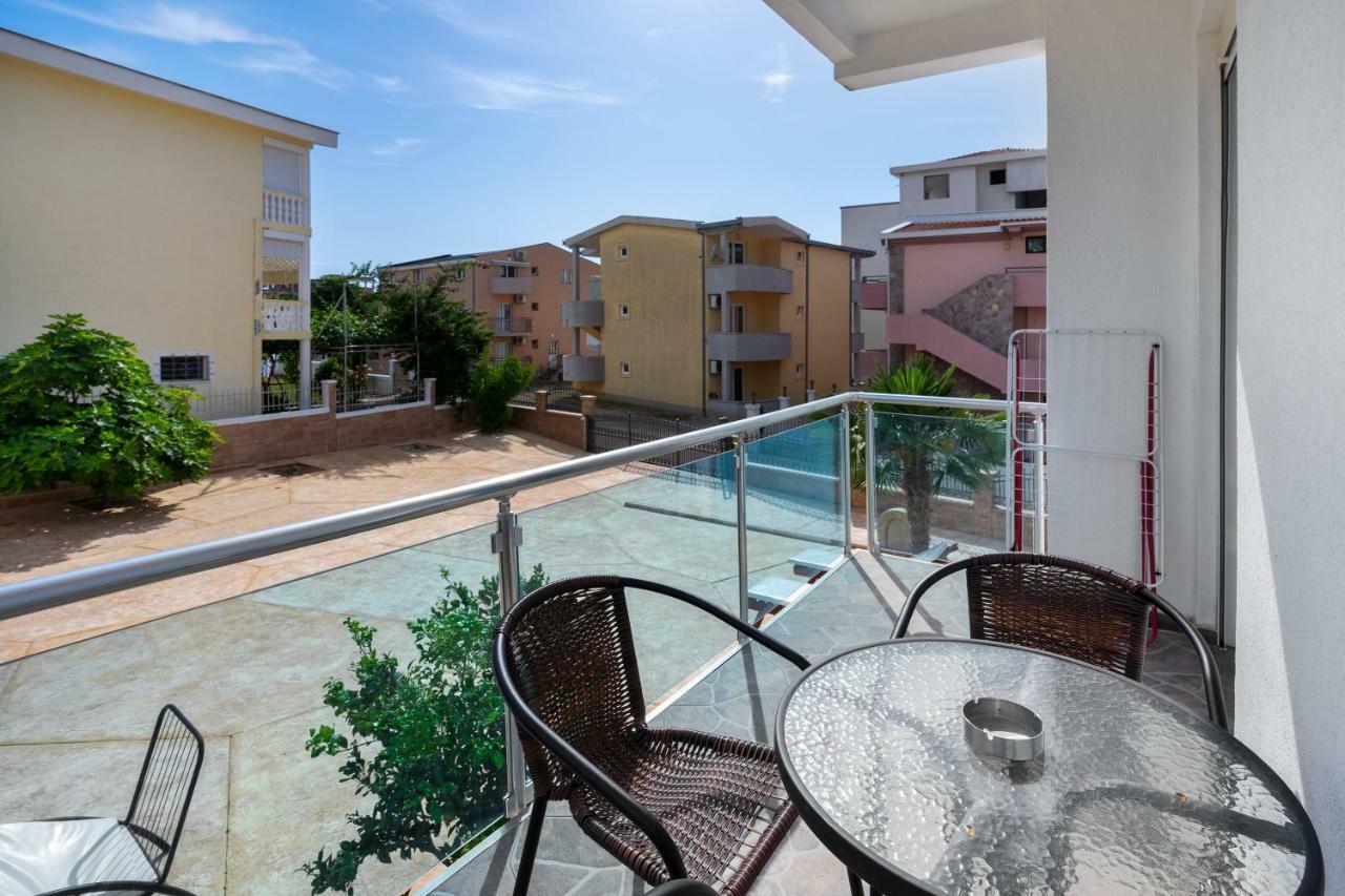 Apartments Vila A1 Dobra Voda Ngoại thất bức ảnh