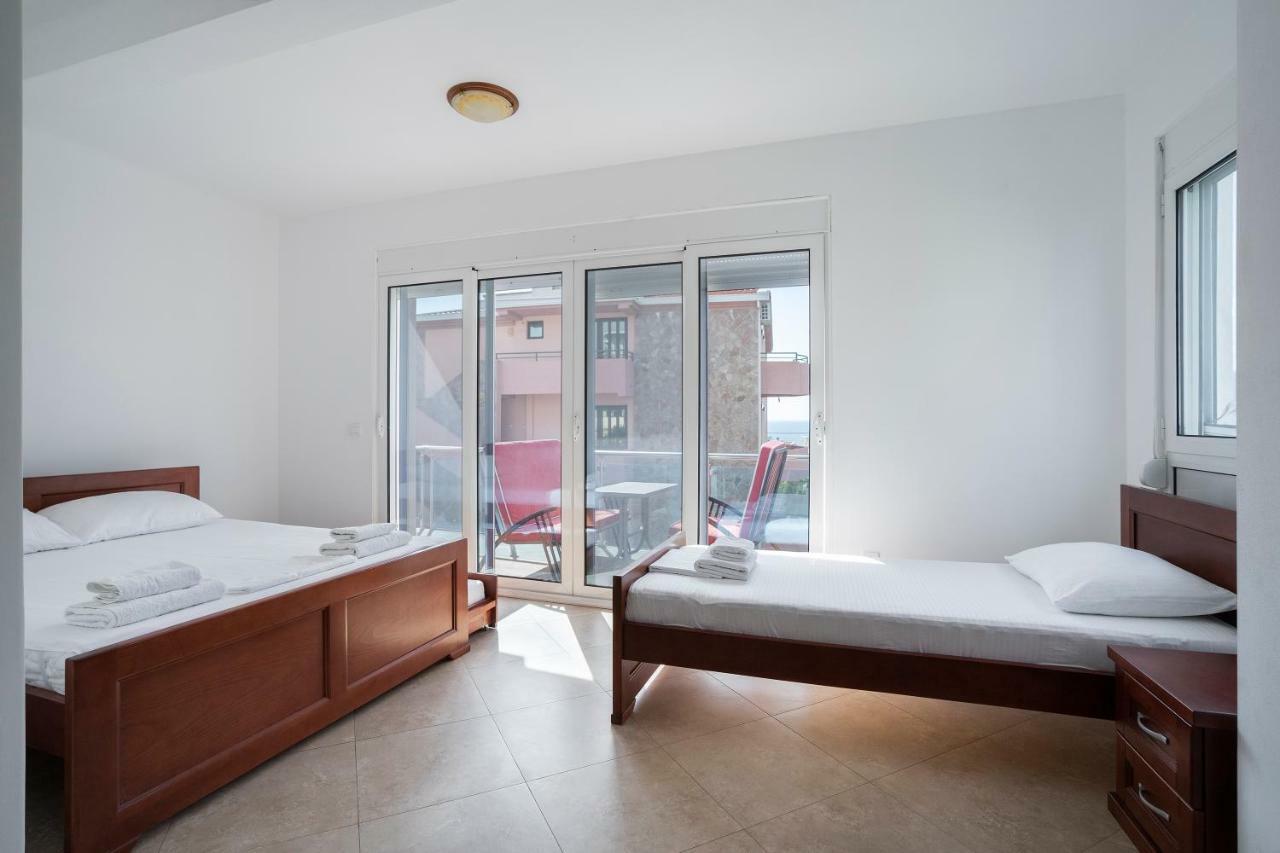 Apartments Vila A1 Dobra Voda Ngoại thất bức ảnh