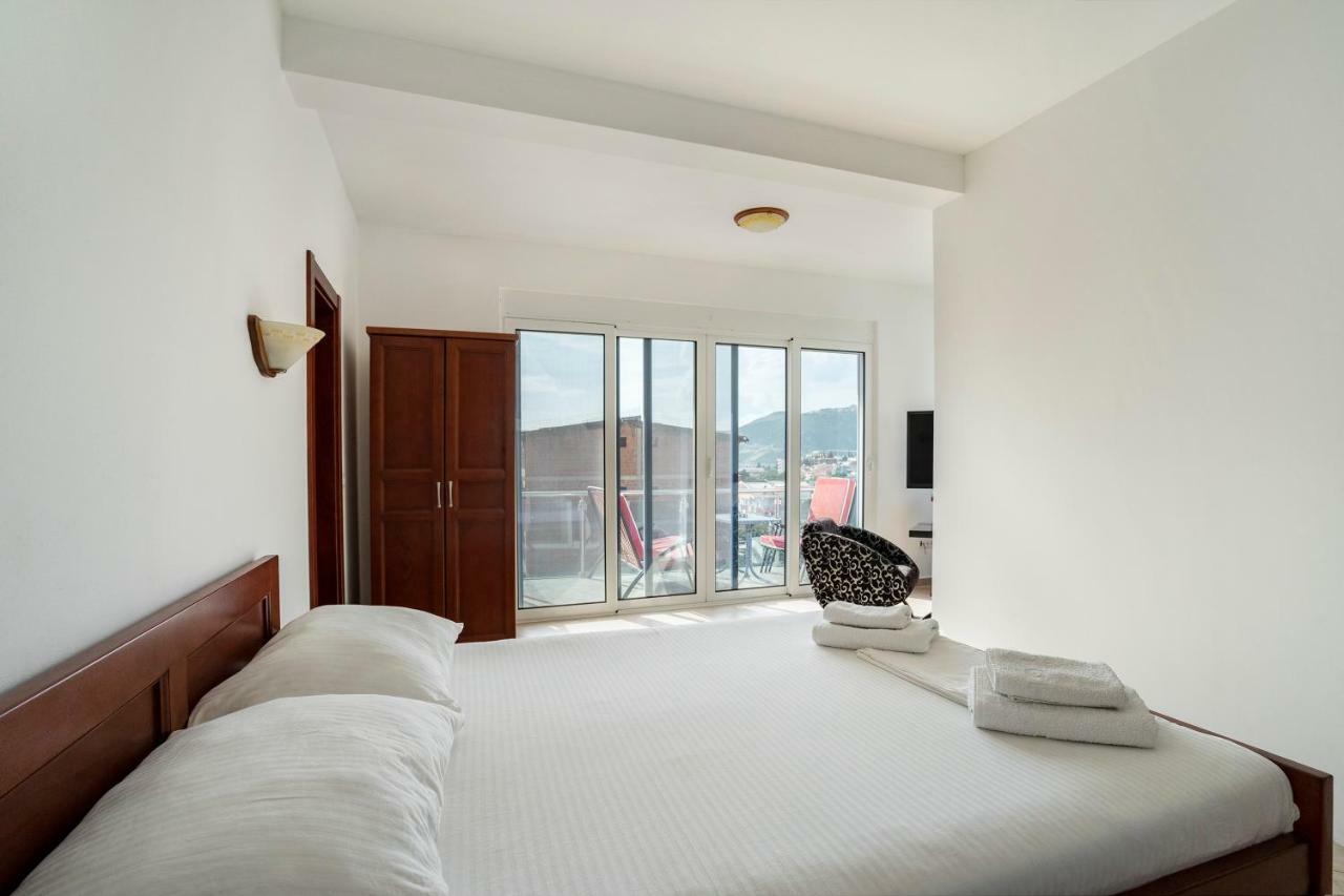 Apartments Vila A1 Dobra Voda Ngoại thất bức ảnh