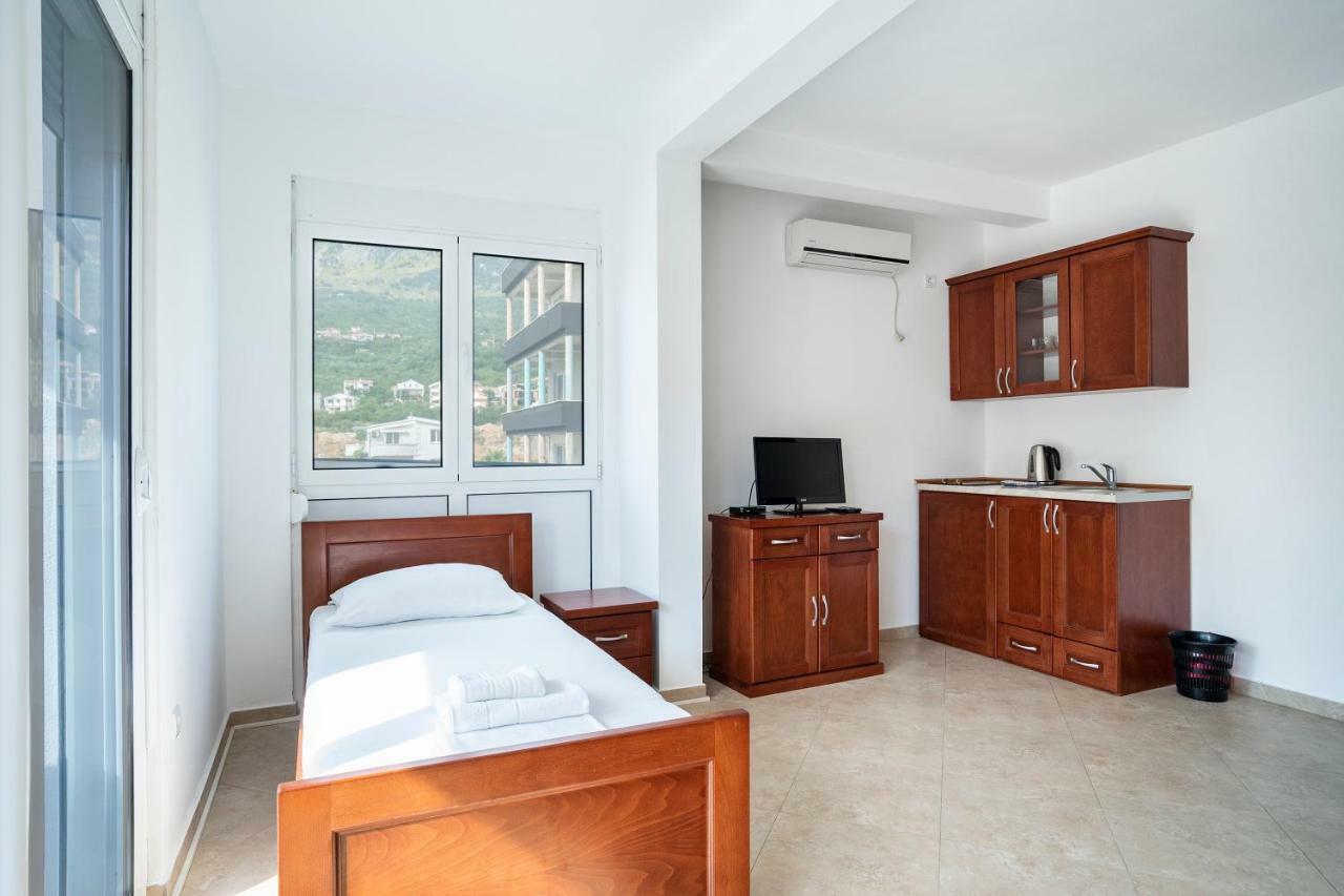 Apartments Vila A1 Dobra Voda Ngoại thất bức ảnh
