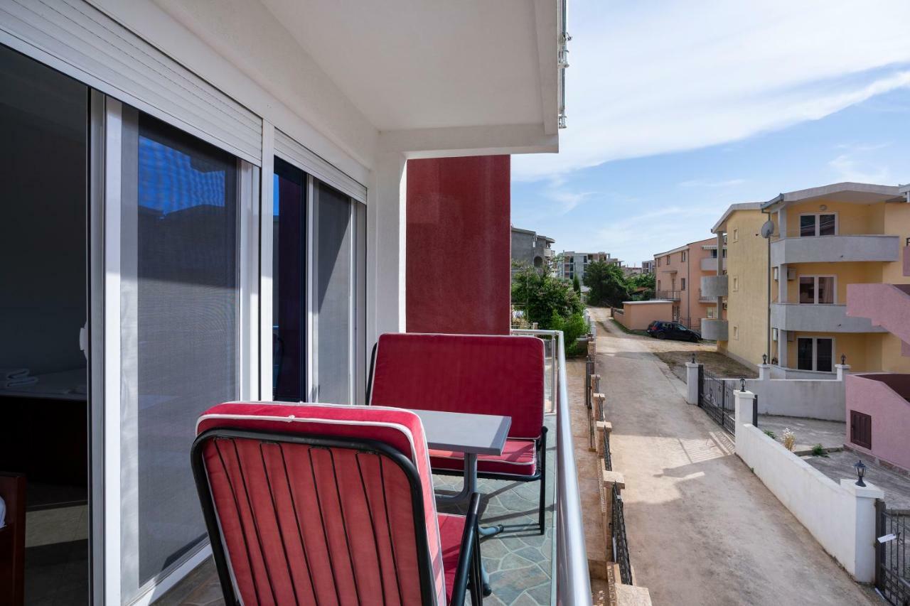 Apartments Vila A1 Dobra Voda Ngoại thất bức ảnh