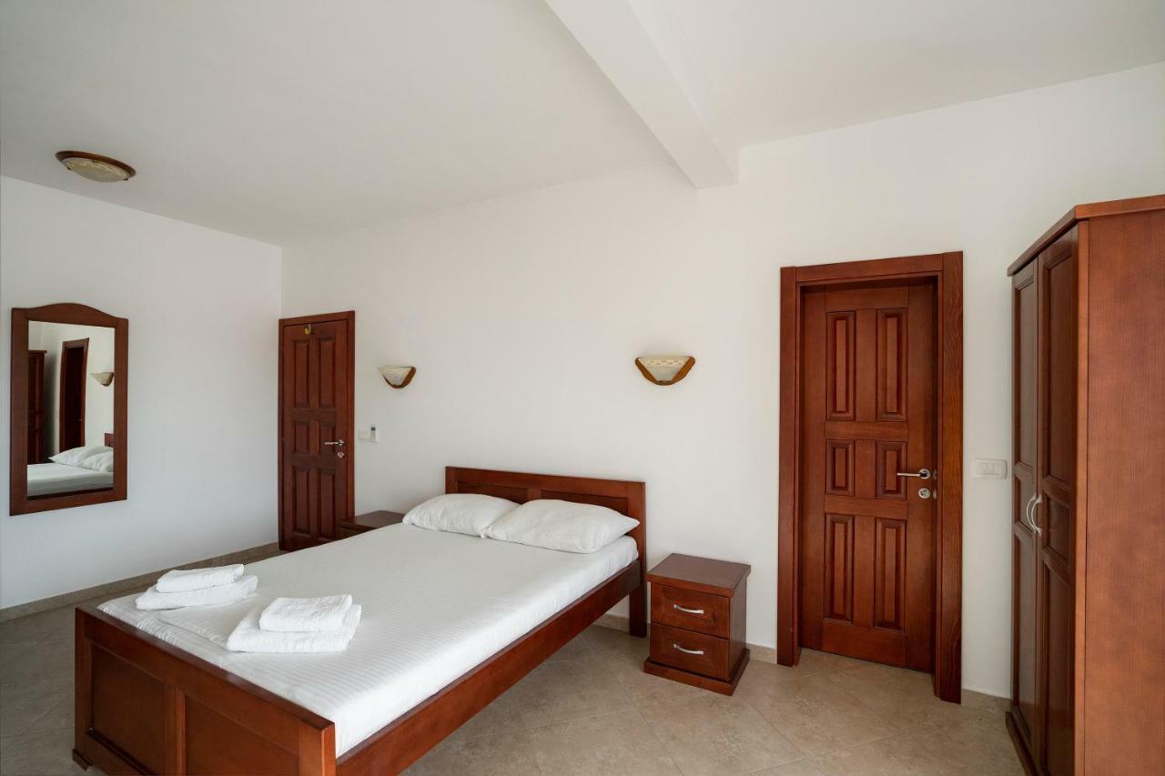 Apartments Vila A1 Dobra Voda Ngoại thất bức ảnh